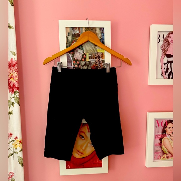 lululemon low rise biker shorts thick - Picture 2 of 2